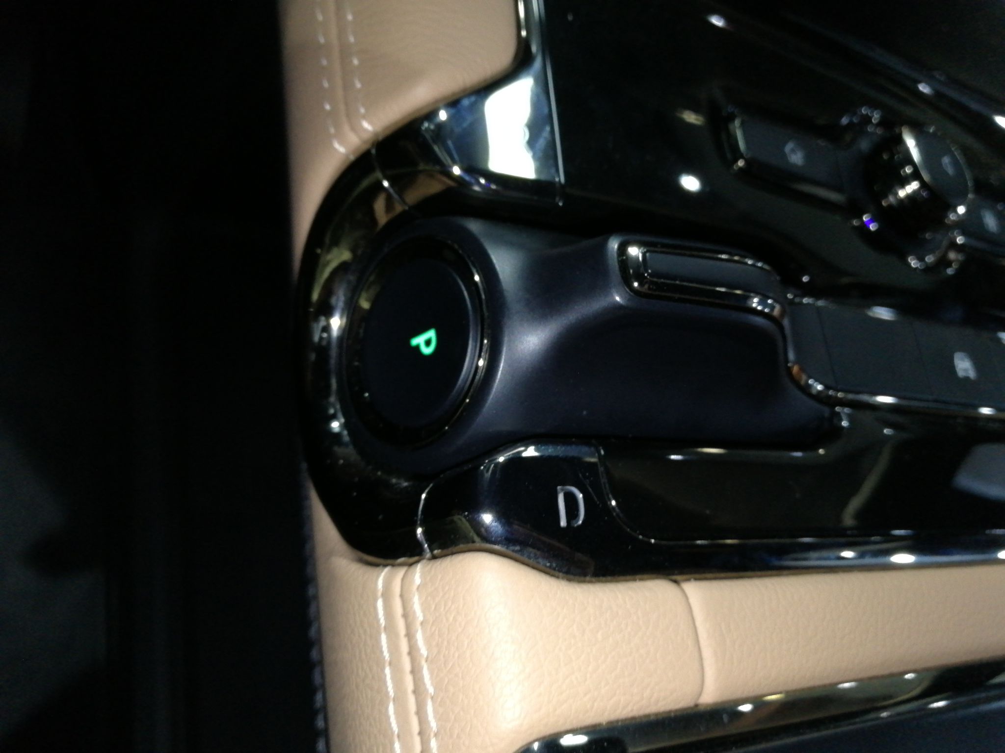 蔚来ES8 2020款 415KM 基准版 六座版