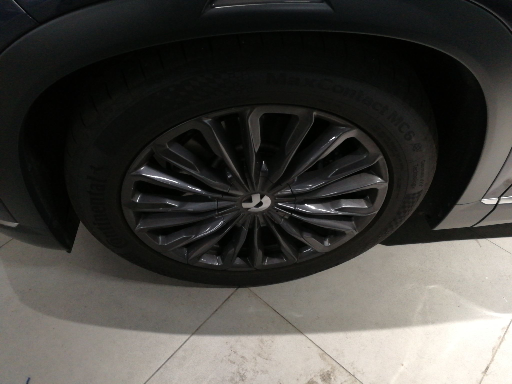 蔚来ES8 2020款 415KM 基准版 六座版