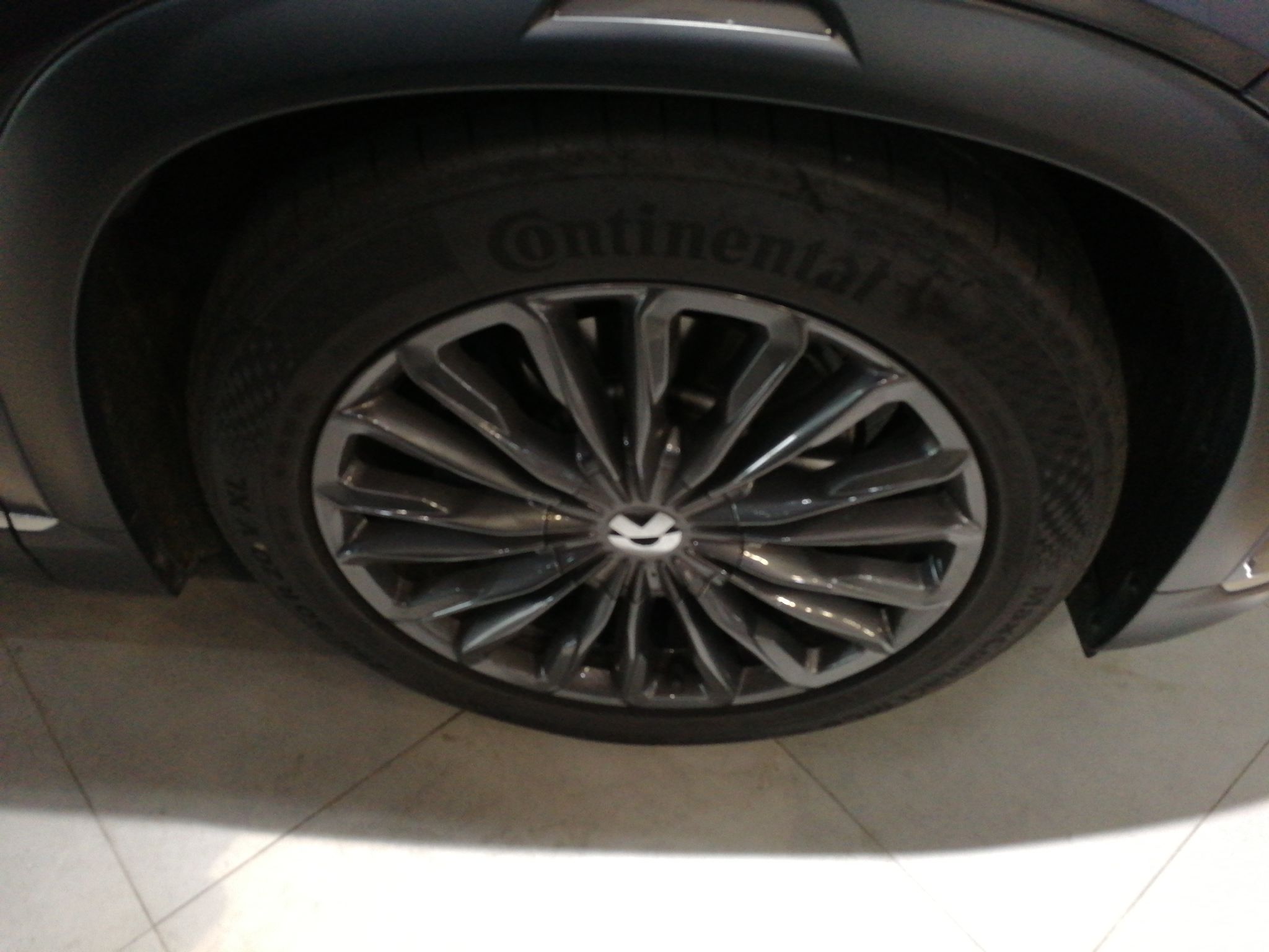 蔚来ES8 2020款 415KM 基准版 六座版