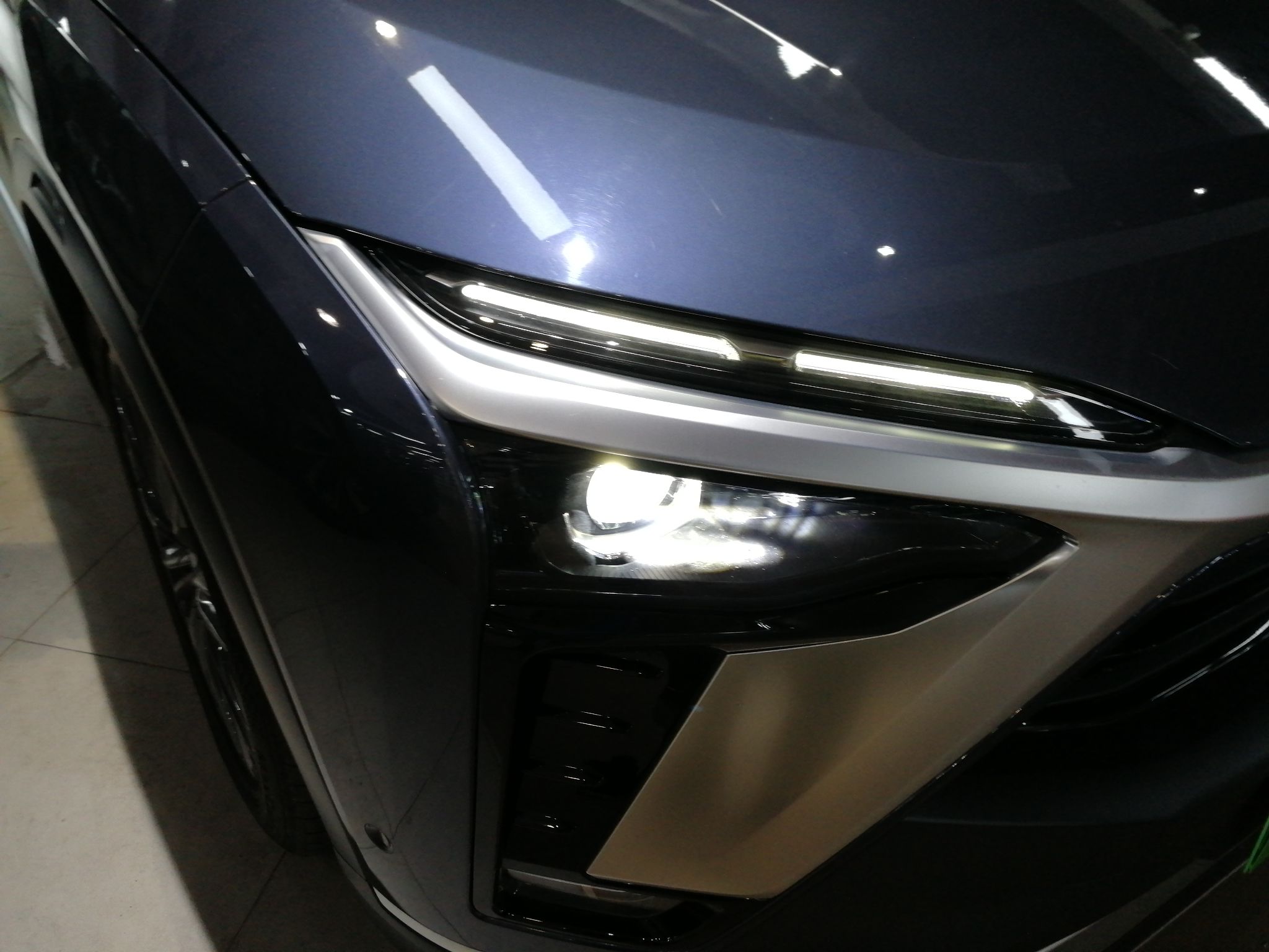 蔚来ES8 2020款 415KM 基准版 六座版