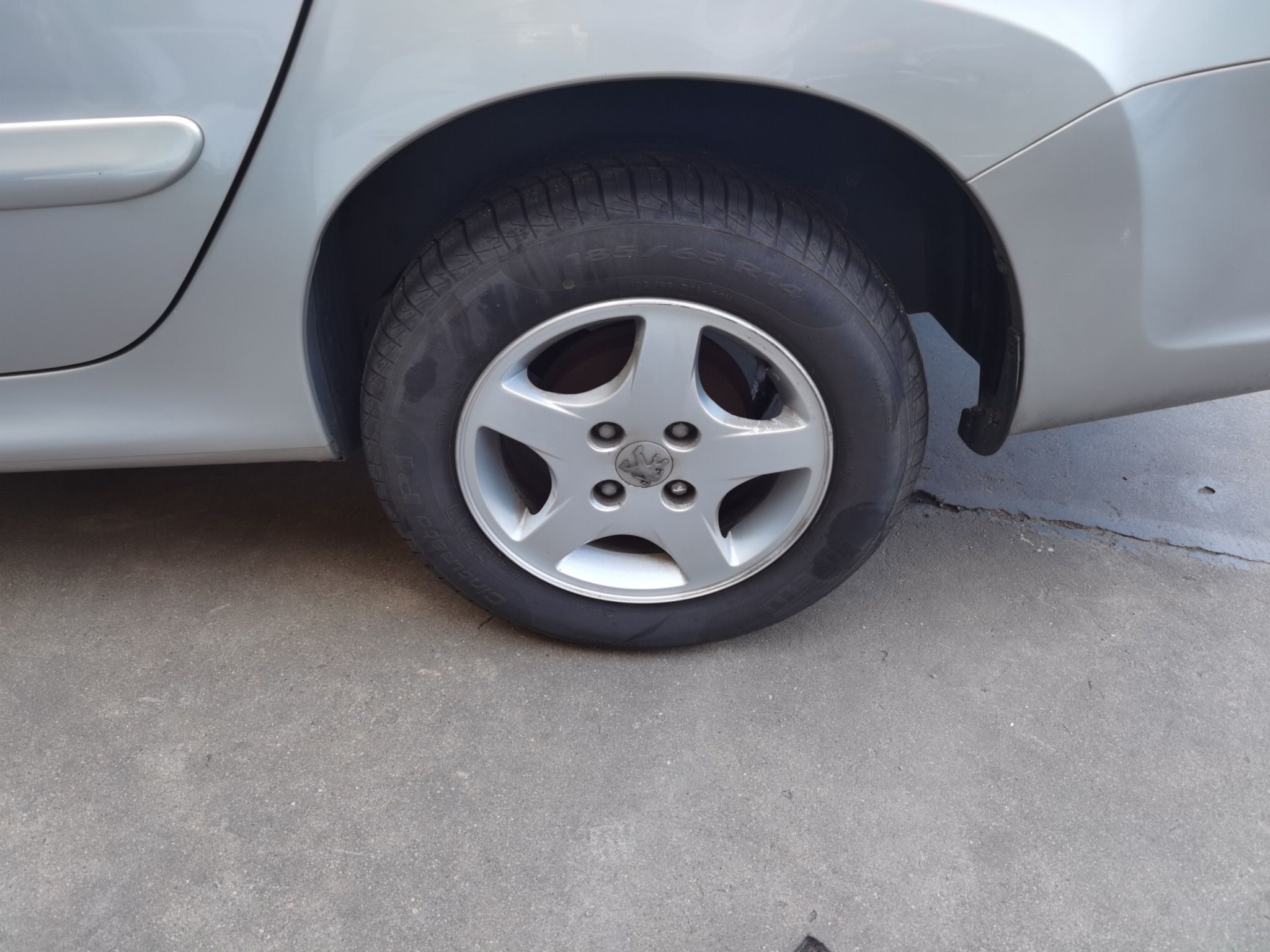 标致207 2011款 三厢 1.4L 手动驭乐版