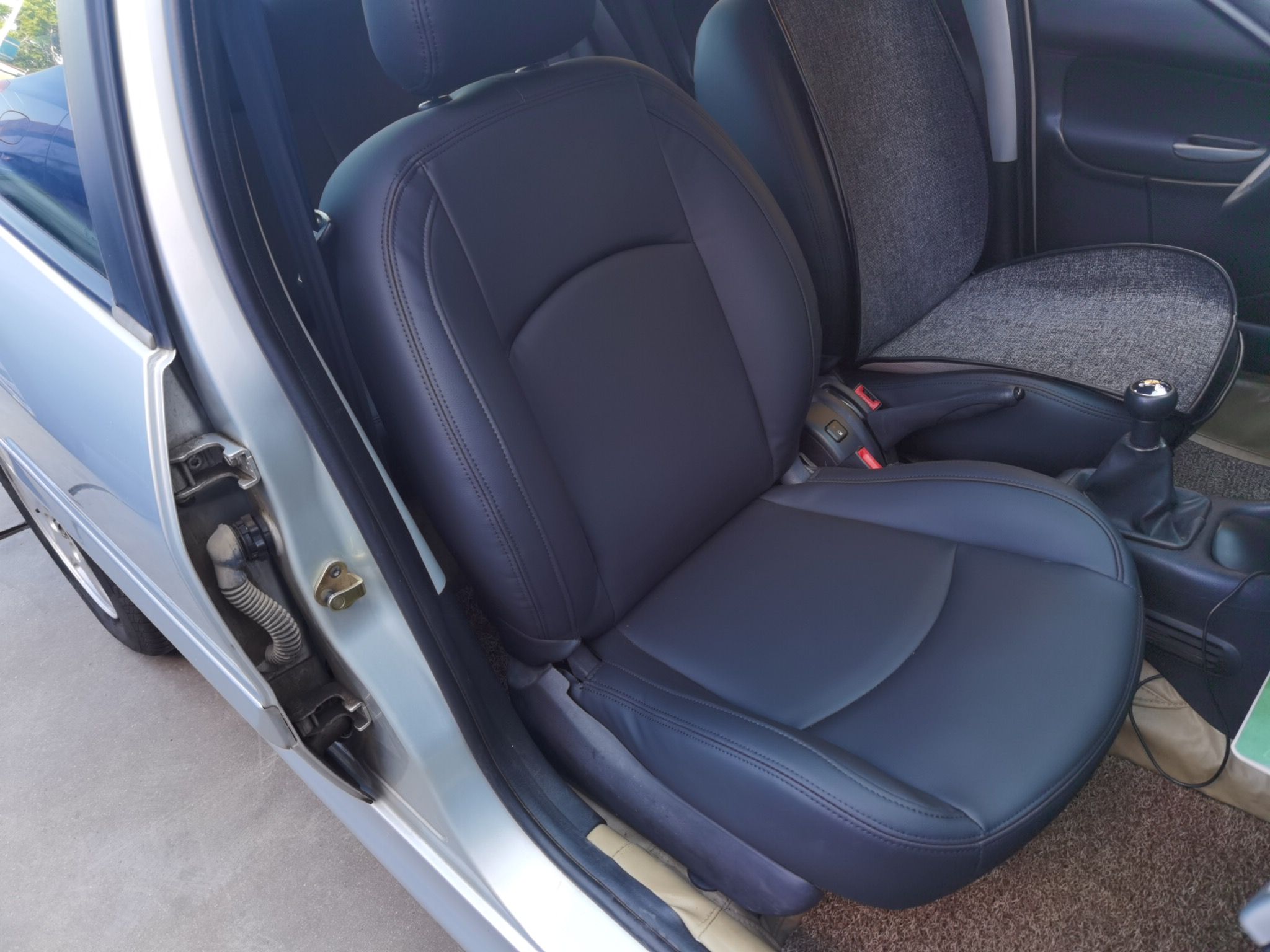 标致207 2011款 三厢 1.4L 手动驭乐版