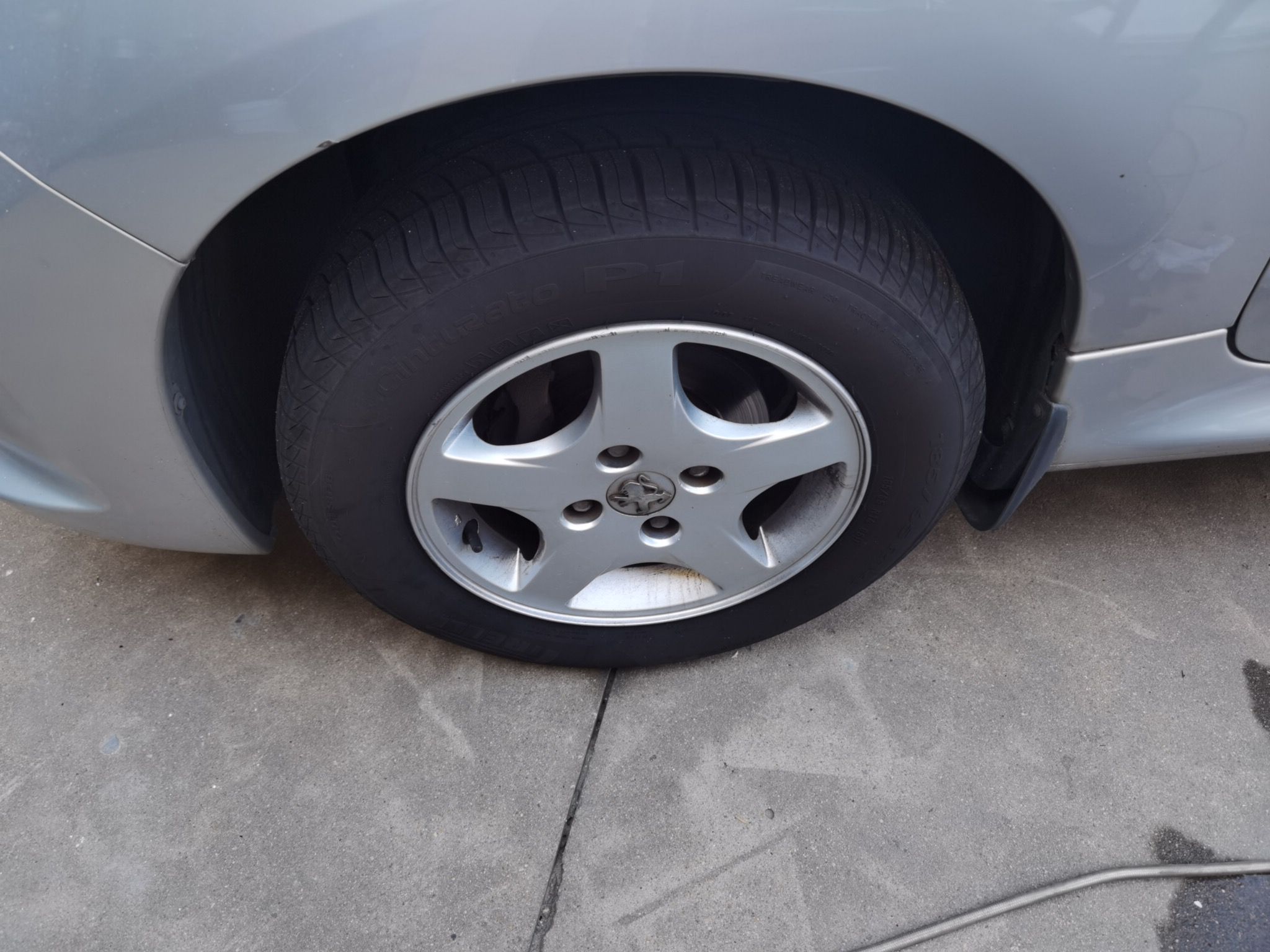 标致207 2011款 三厢 1.4L 手动驭乐版