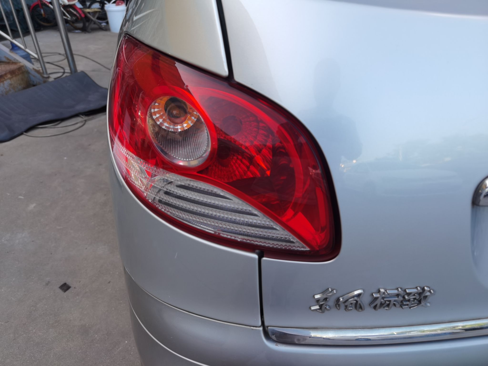 标致207 2011款 三厢 1.4L 手动驭乐版