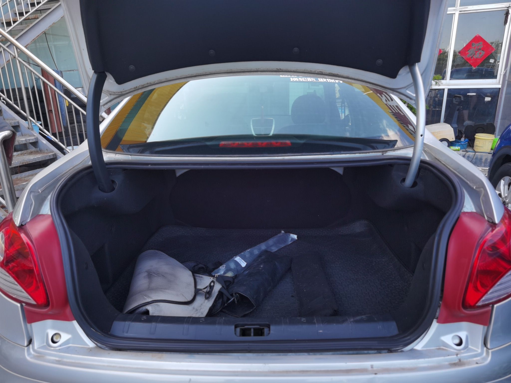 标致207 2011款 三厢 1.4L 手动驭乐版