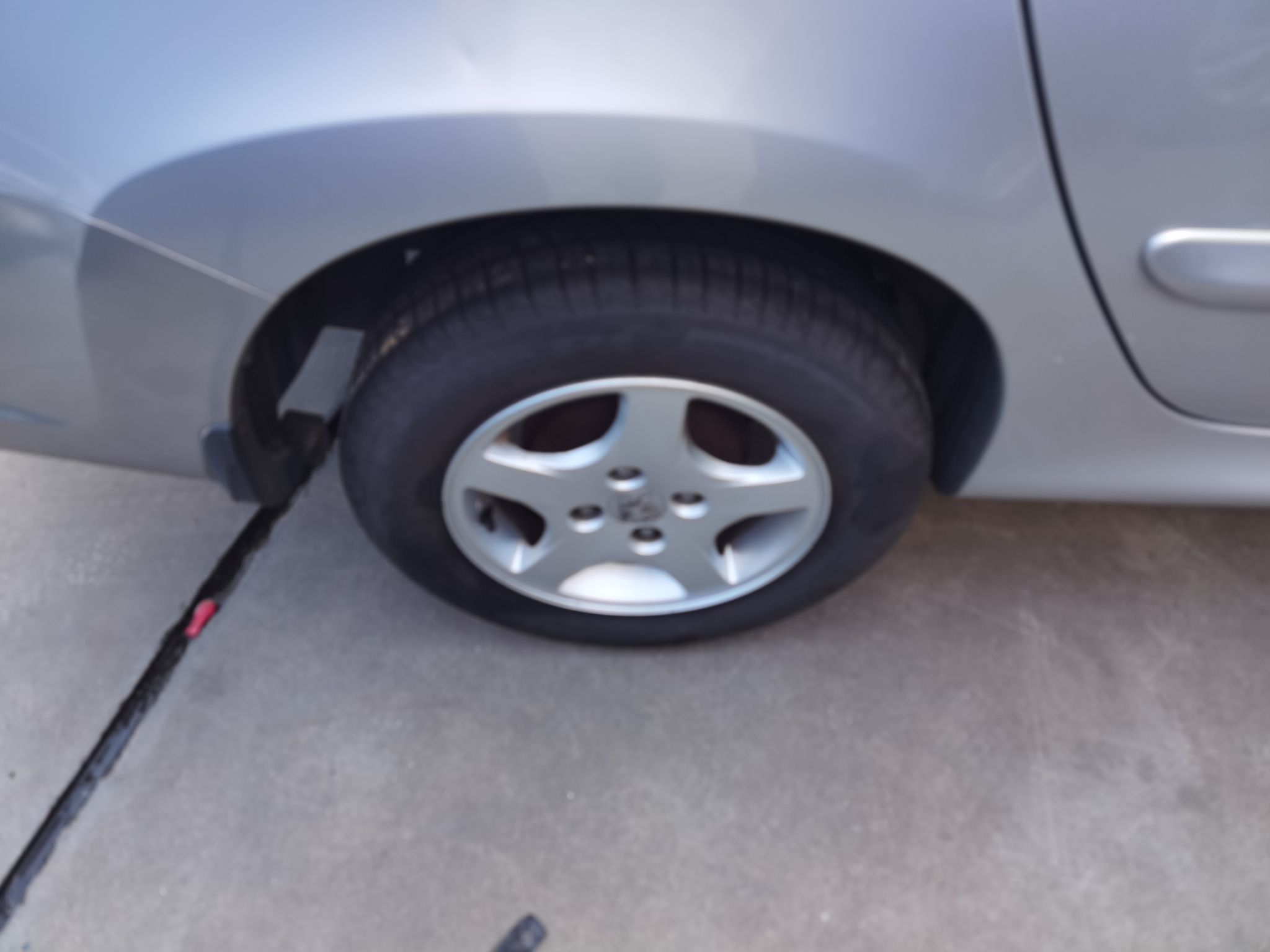 标致207 2011款 三厢 1.4L 手动驭乐版