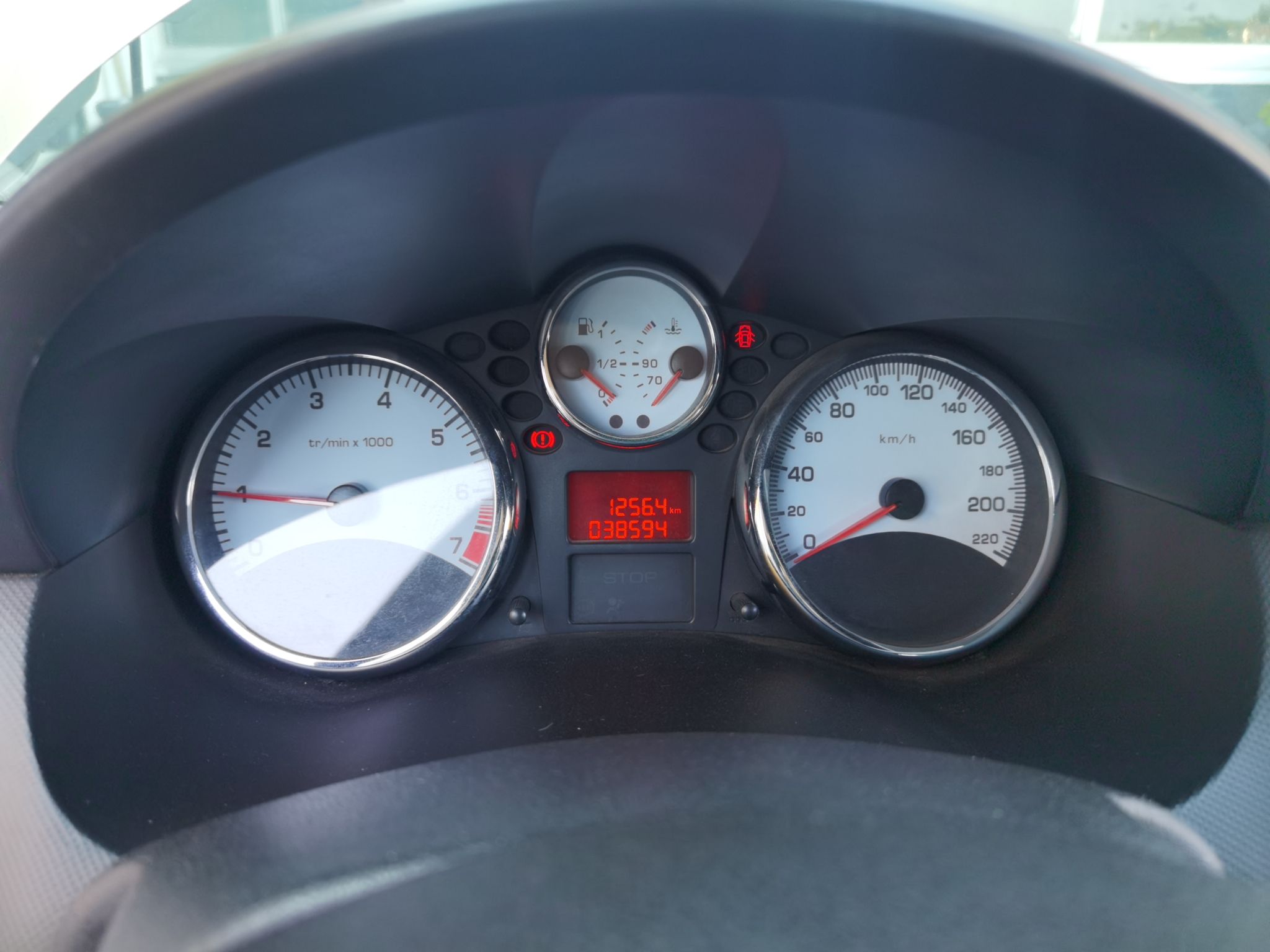 标致207 2011款 三厢 1.4L 手动驭乐版