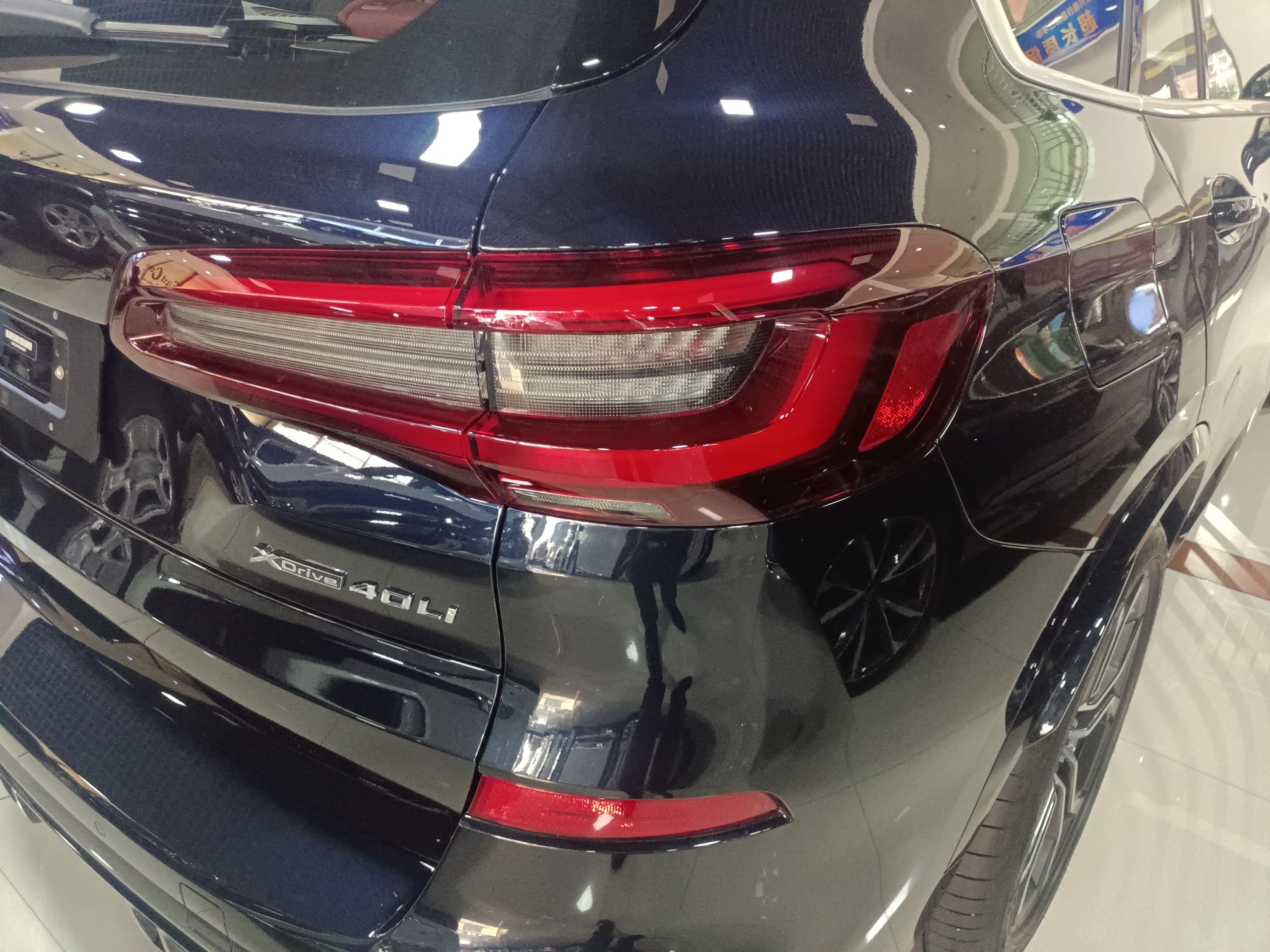 宝马X5 2022款 改款 xDrive 40Li 尊享型M运动套装