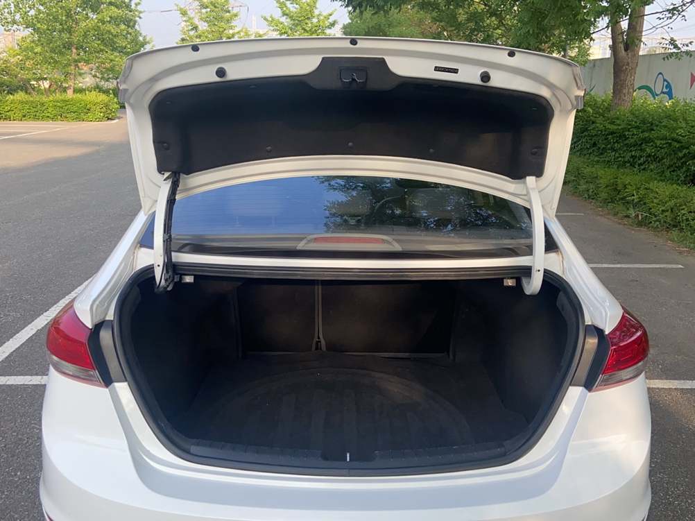 现代 领动 2019款 1.5L CVT智炫·精英型局部细节23