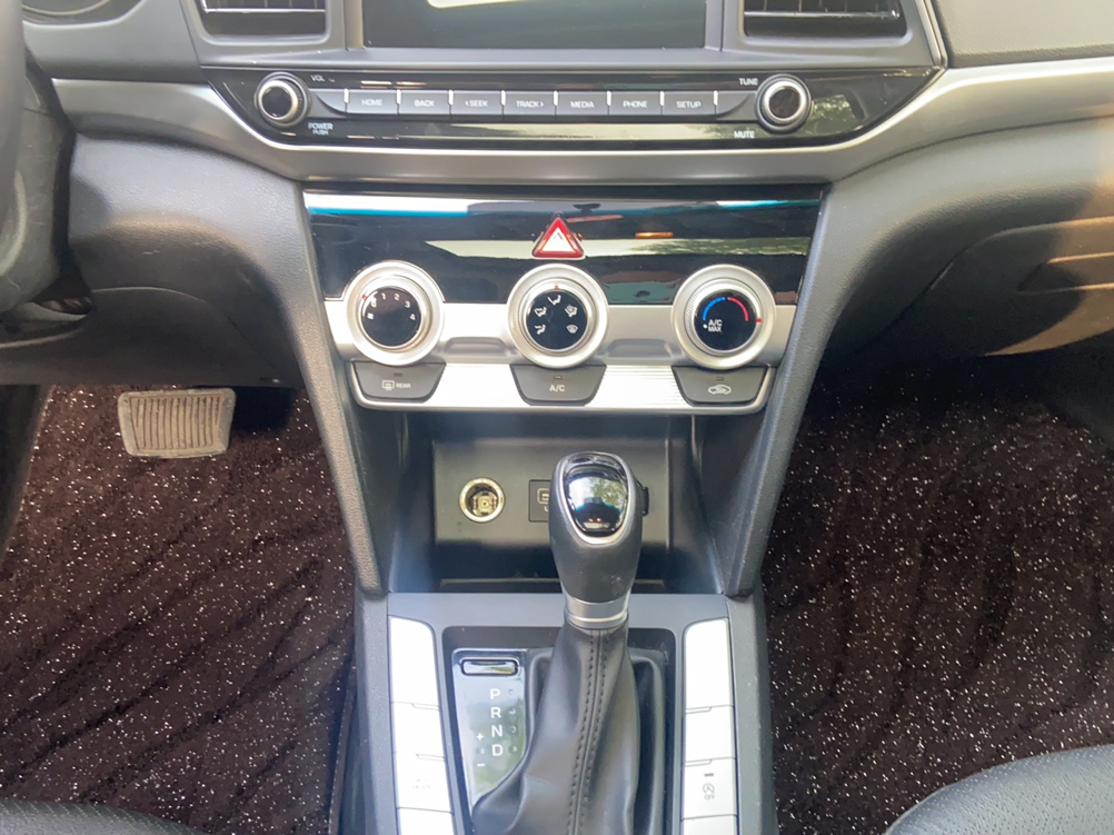 现代 领动 2019款 1.5L CVT智炫·精英型局部细节16