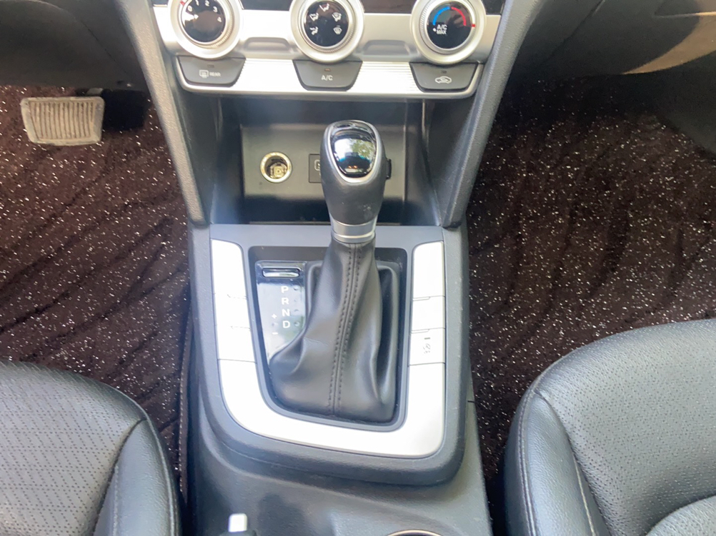 现代 领动 2019款 1.5L CVT智炫·精英型局部细节18