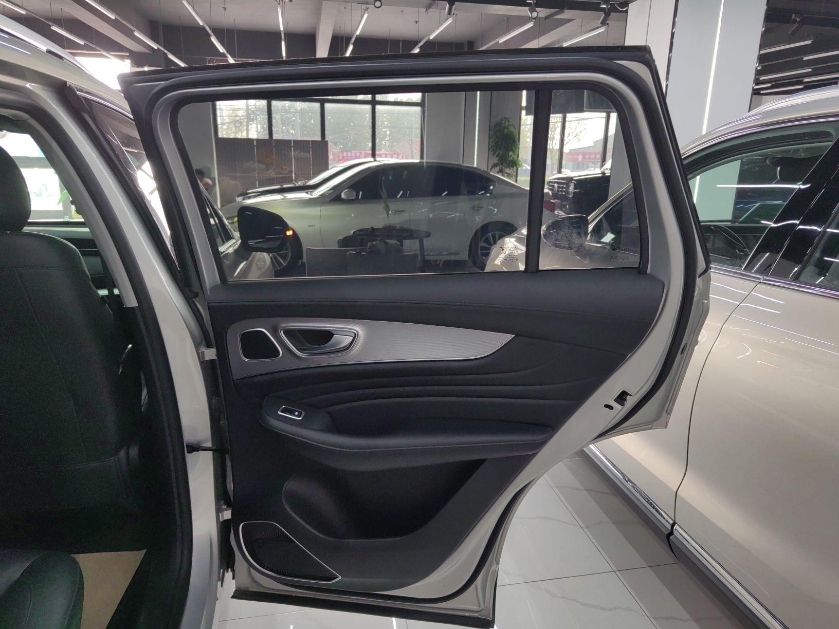 荣威RX5 MAX 2021款 Supreme系列 400TGI 自动豪华座舱版中控内饰45