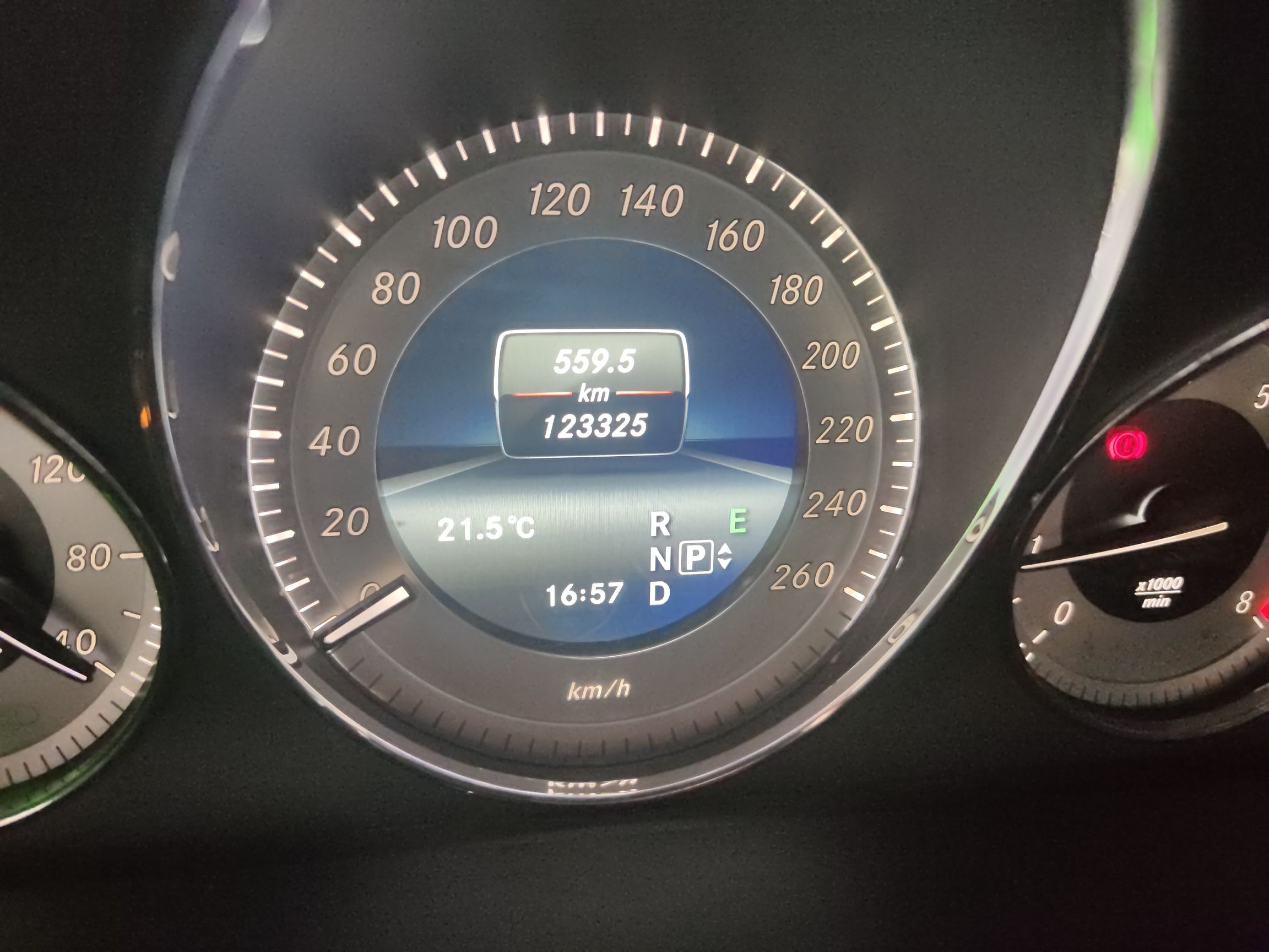 奔驰GLK级 2015款 GLK 260 4MATIC 动感型 极致版中控内饰15