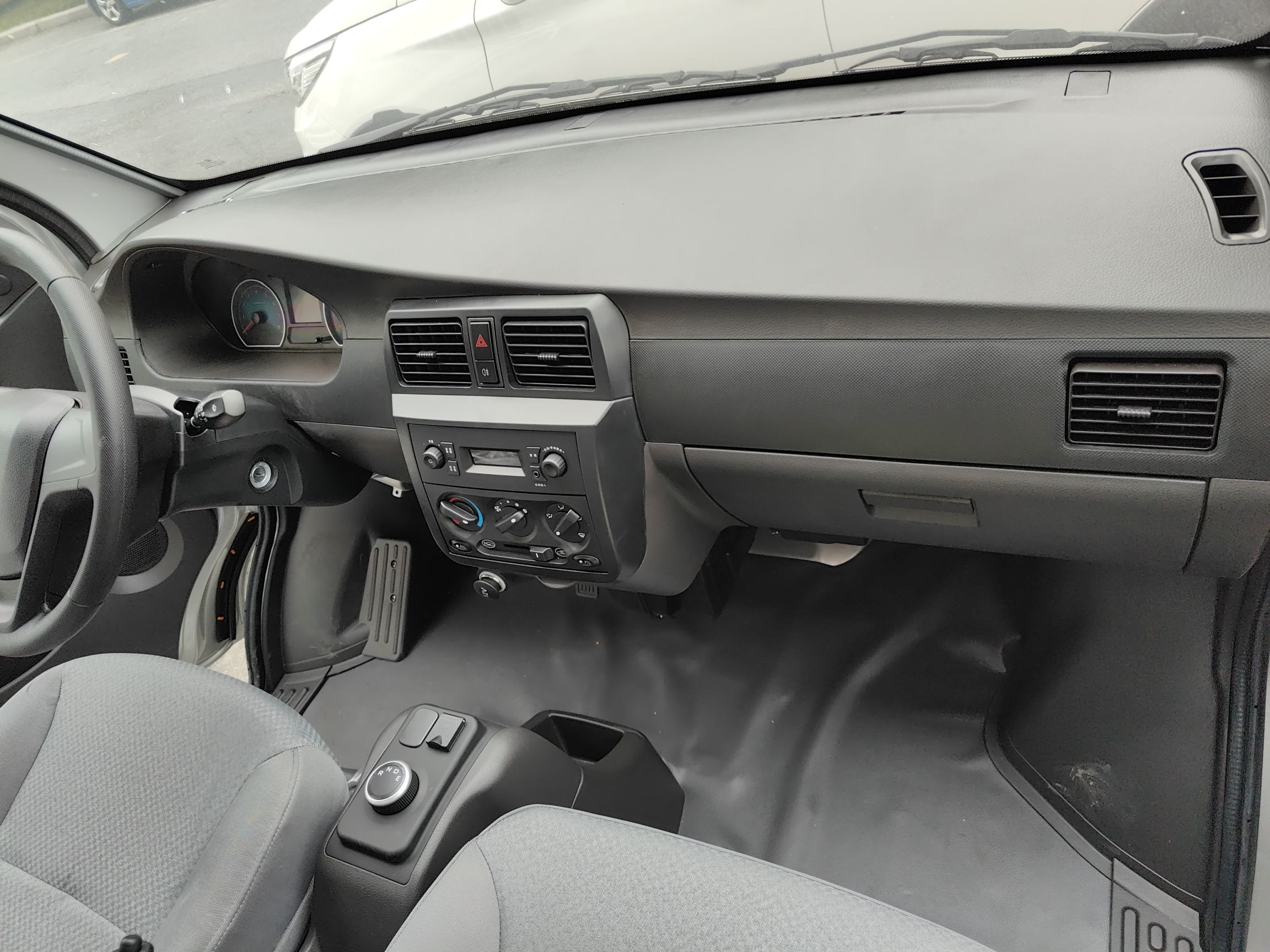 五菱汽车 五菱电卡 2021款 载货车宁德41.86kWh汇川2代电控中控内饰7002