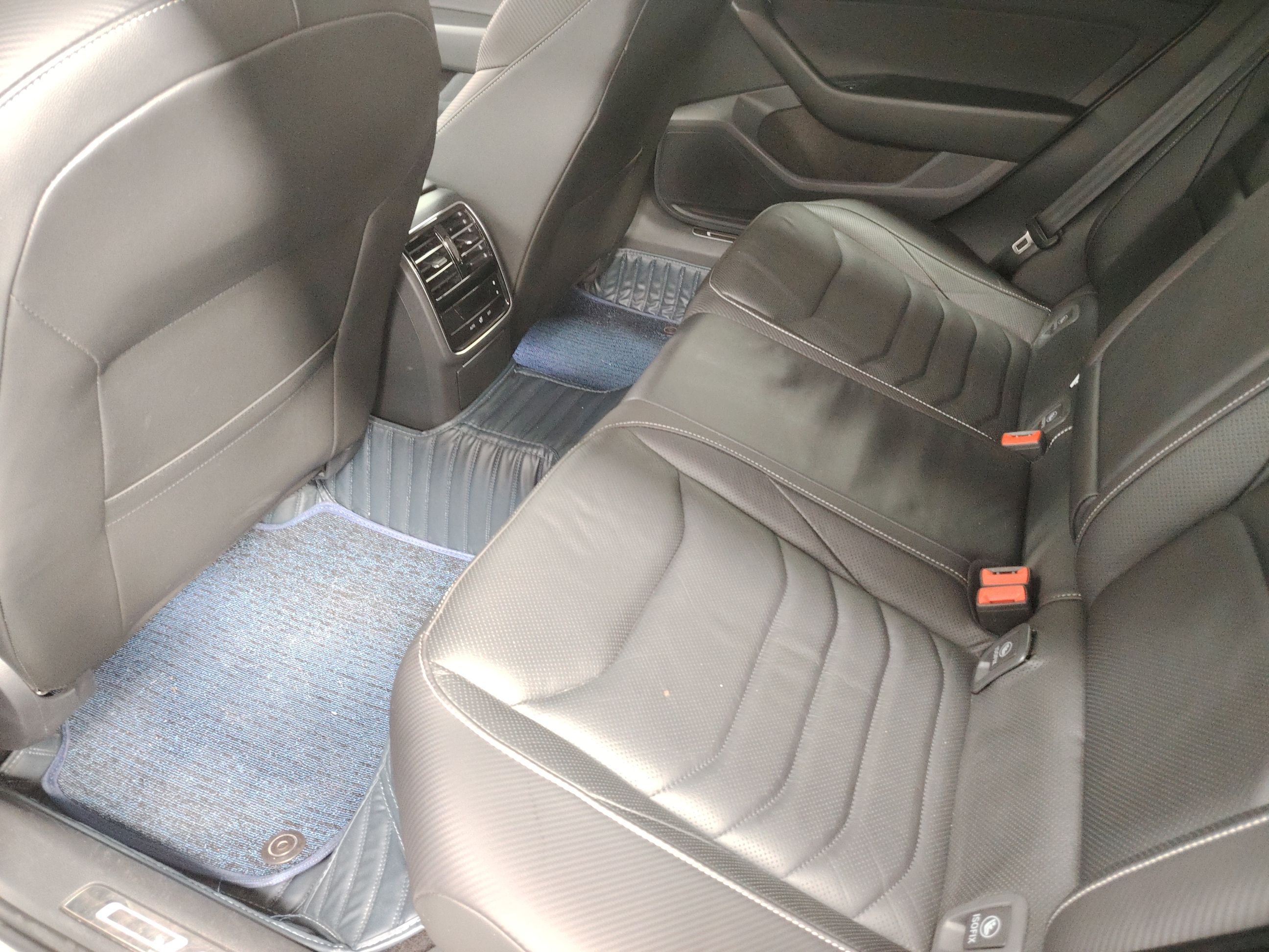 一汽-大众CC 2020款 330TSI 魅颜版 国VI中控内饰7001